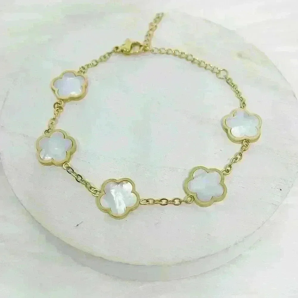 Camille Flower Bracelet in Pearly White